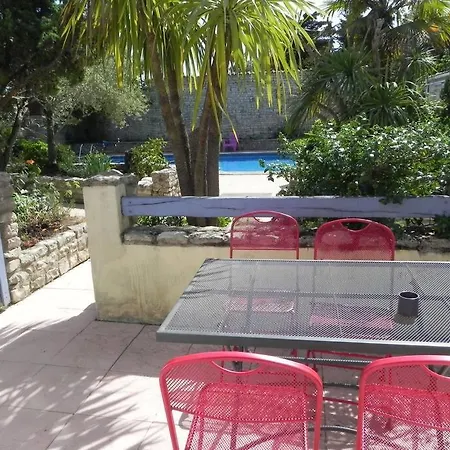 Del Re 7 Dans Avec Piscine * La Flotte